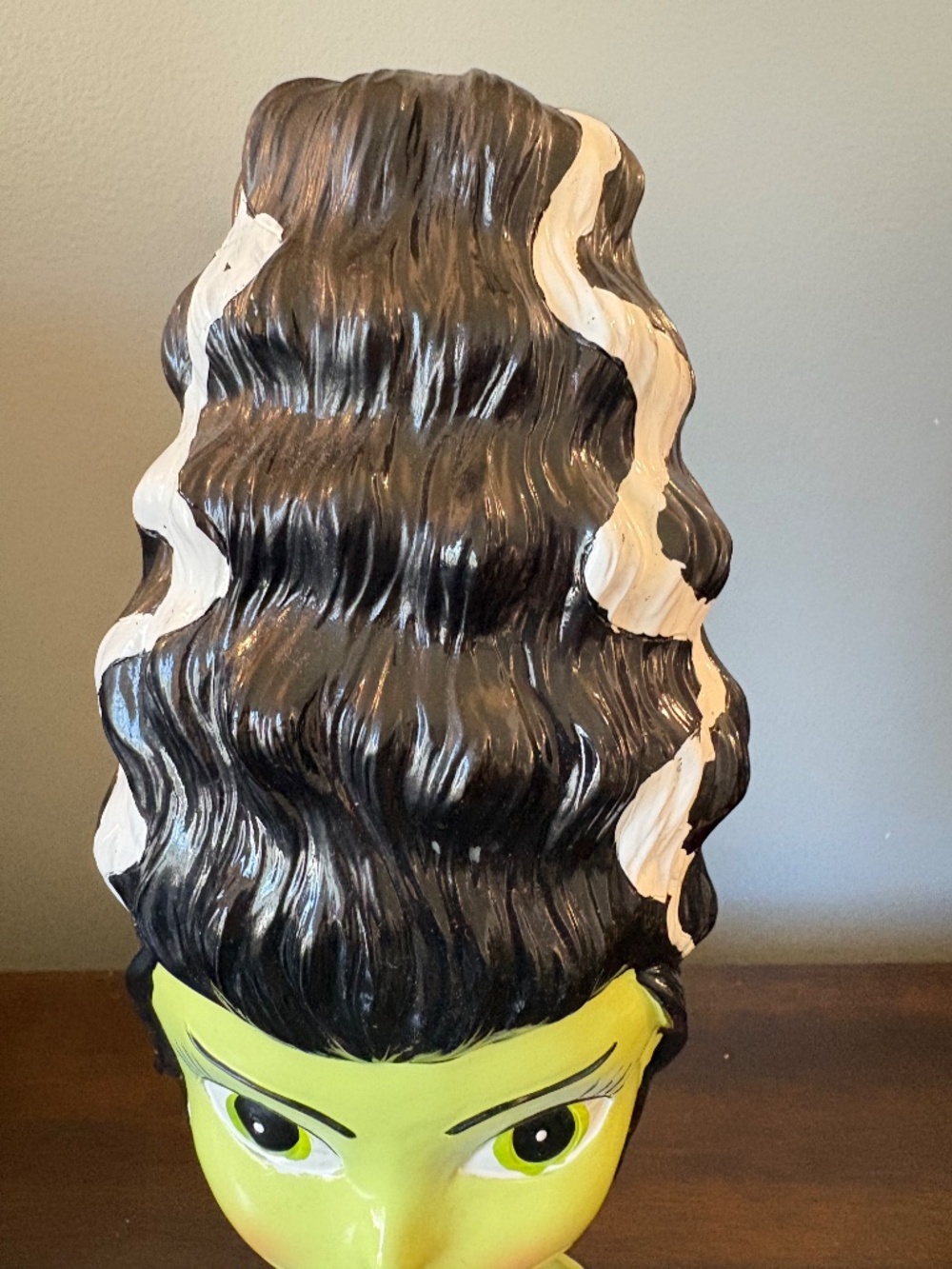 New! Halloween Retro Glamour Girl Bride of Frankenstein Bust! 🖤 - Picture 4 of 7